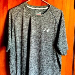 Men’s Under Armour ss shirt. XL
